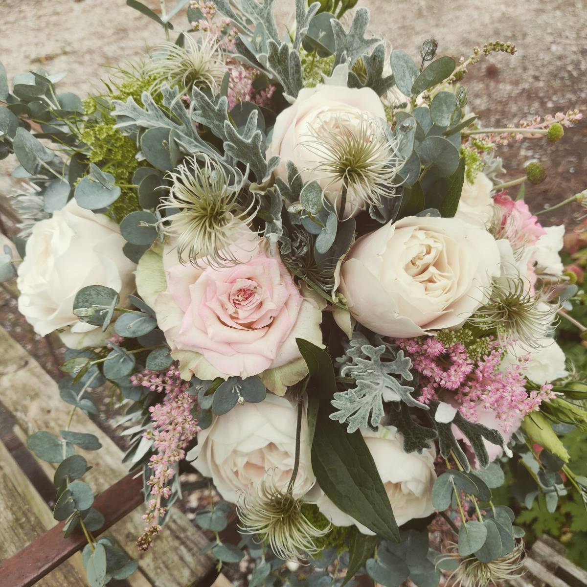 Trouwbloemen - Soft White-Pink & Grey bruidsboeket